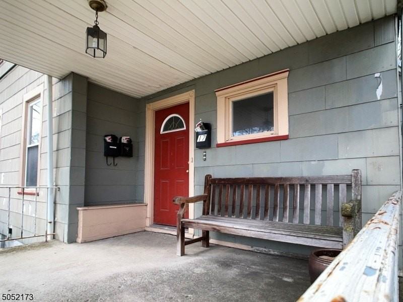 17 Gates Ave #3 - Photo 2 of 10