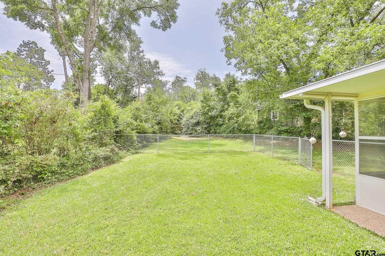 1707 Sampson Dr - Photo 7 of 24