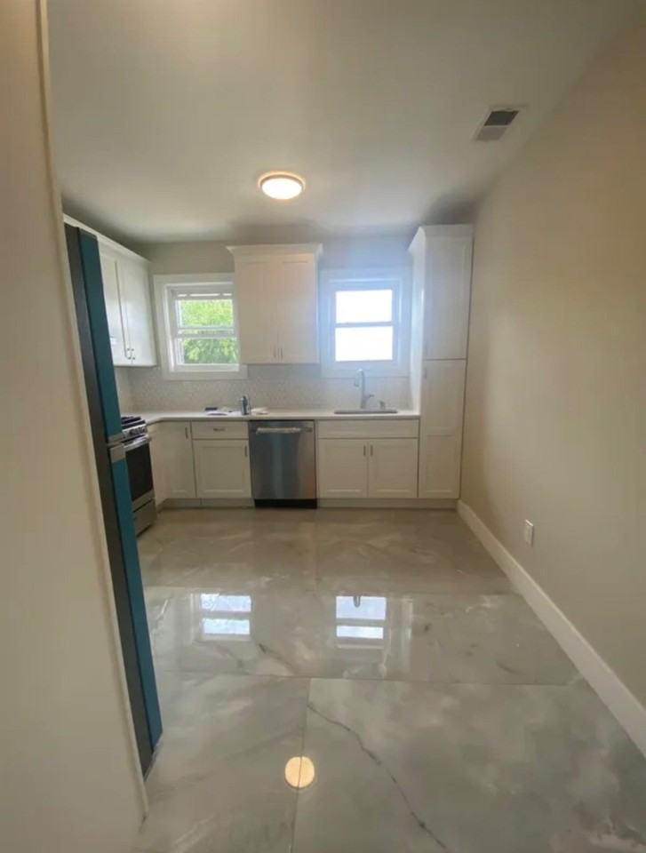 275 Avenue B #2 - Photo 4 of 11