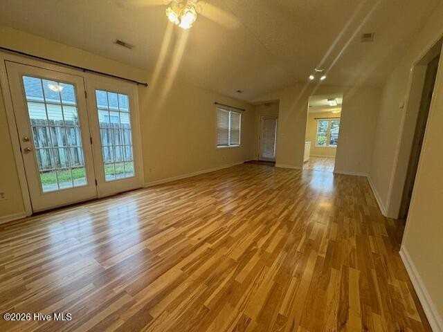 7217 Vespar Ct - Photo 3 of 21