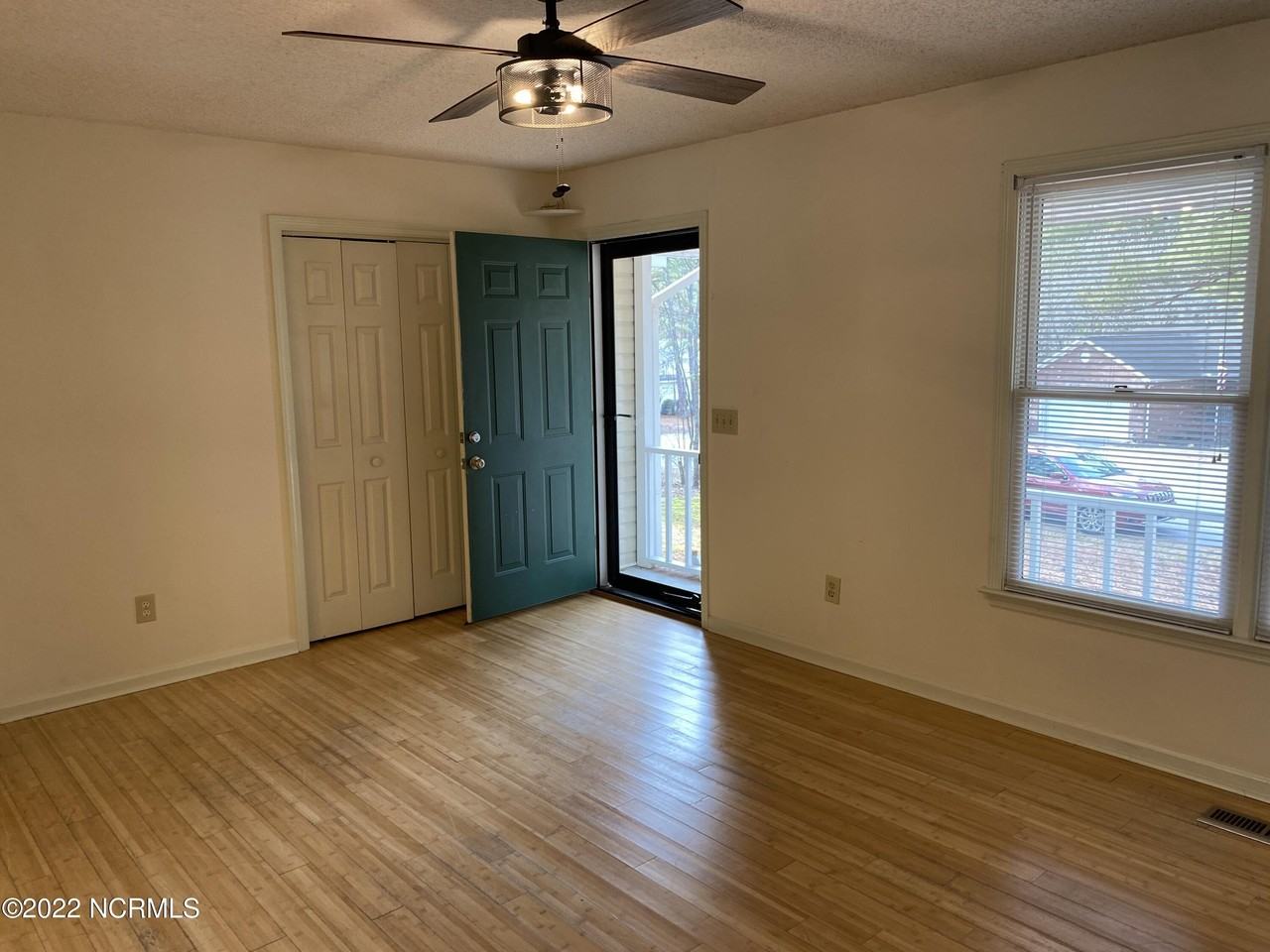 60 Vernon Ln - Photo 4 of 14