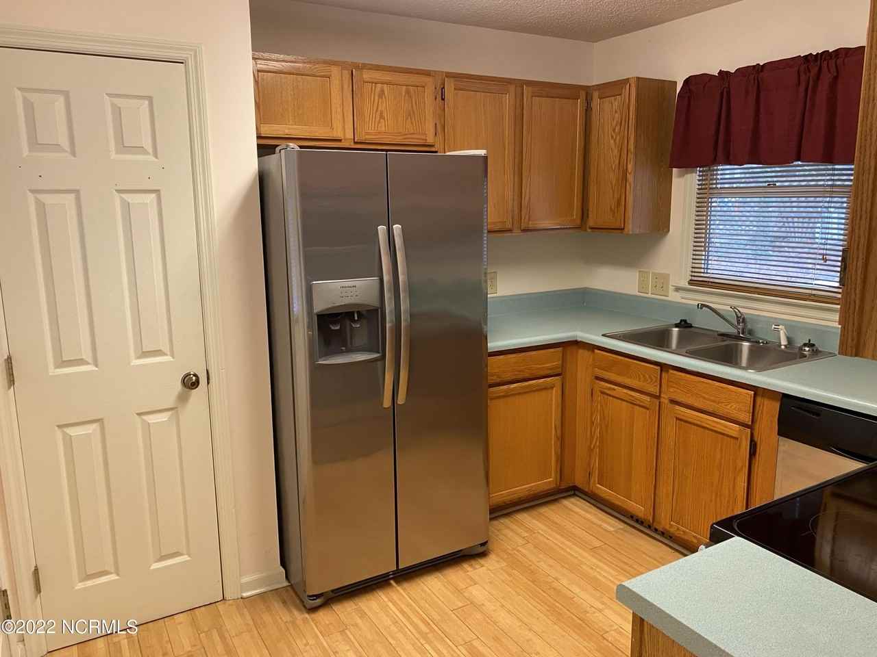 60 Vernon Ln - Photo 6 of 14