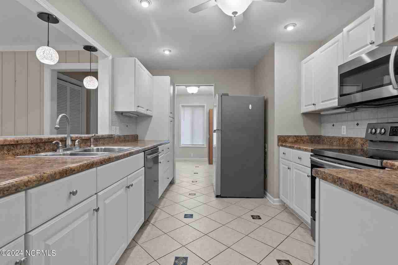 221 Firetree Ln - Photo 5 of 50