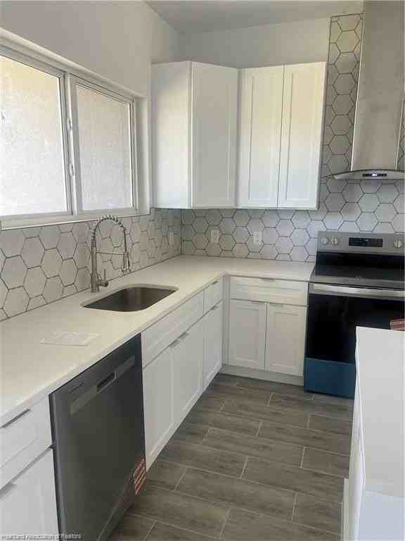 239 Pelican Ave - Photo 2 of 8