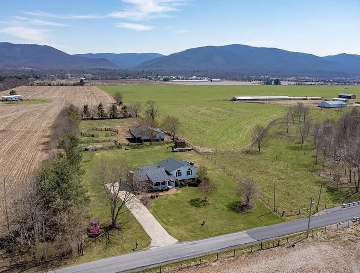 4107 Captain Yancey Rd - Photo 2 of 30