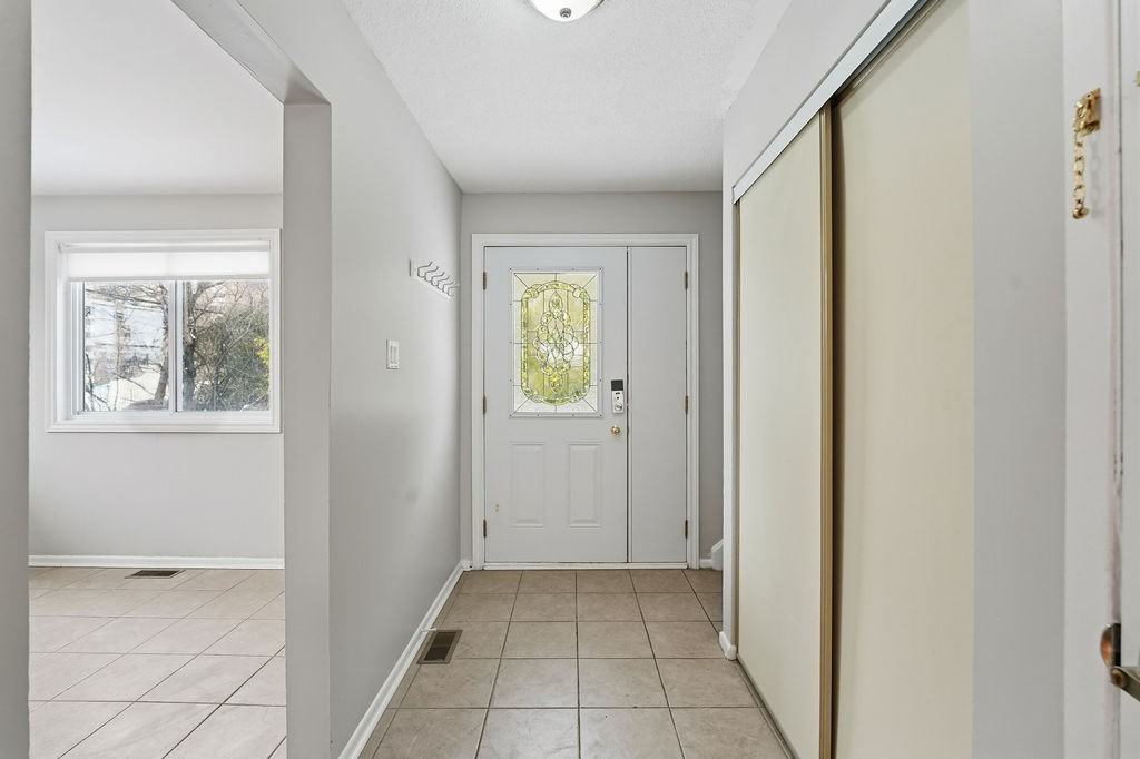 2035 Saint Laurent Boulevard - Photo 3 of 26