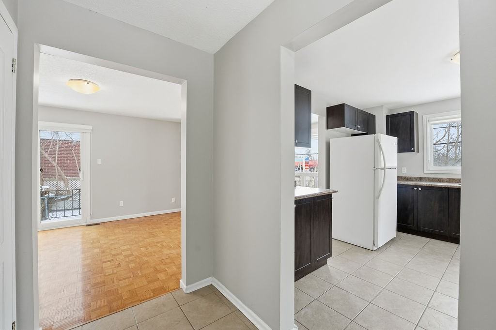 2035 Saint Laurent Boulevard - Photo 4 of 26