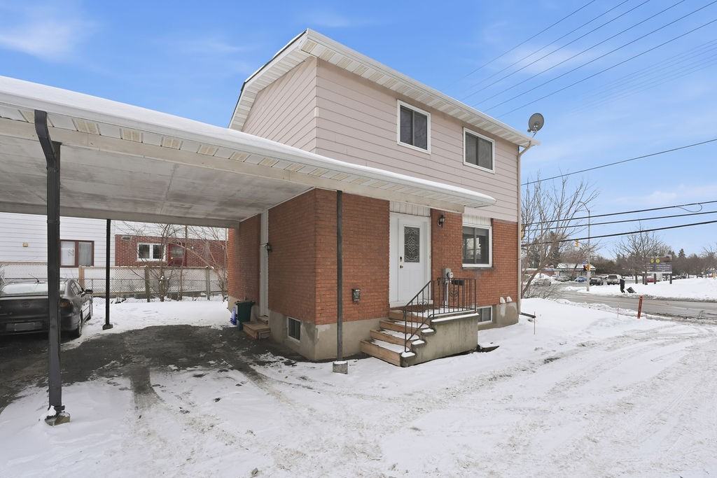 2035 Saint Laurent Boulevard - Photo 5 of 26