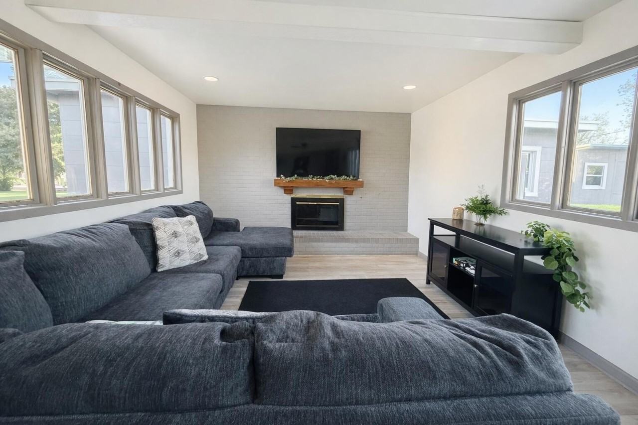 3404 42nd St - Photo 2 of 12