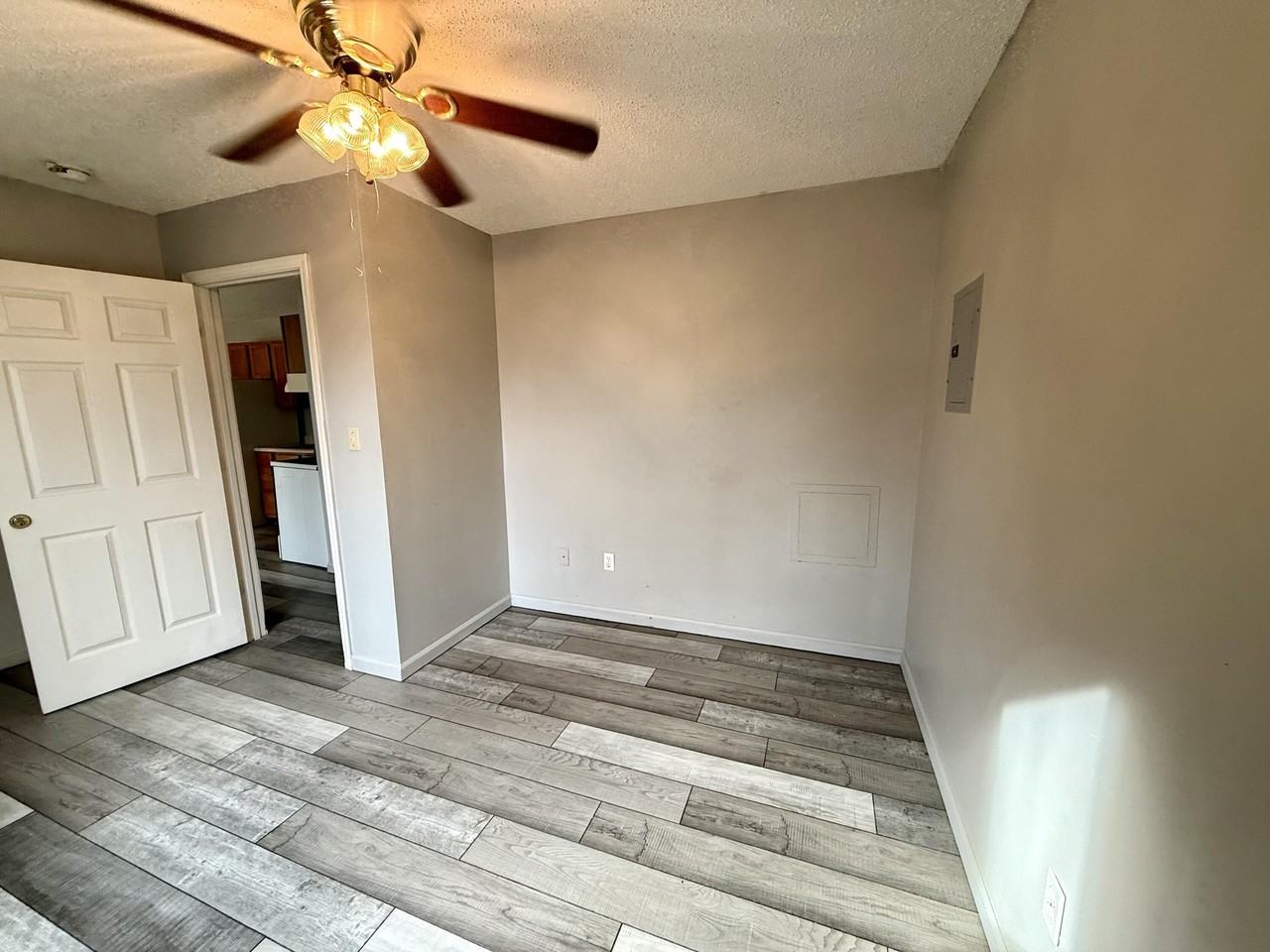 307 N Maple St Apt 6 #6 - Photo 6 of 11