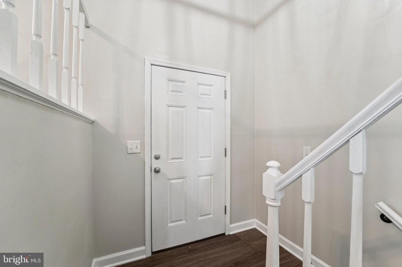 308 Raussell Pl - Photo 4 of 31