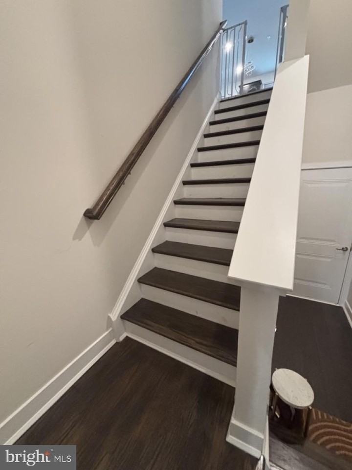 983 Skylar Ct - Photo 6 of 50