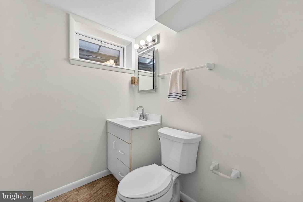 7507 Murillo St - Photo 6 of 44