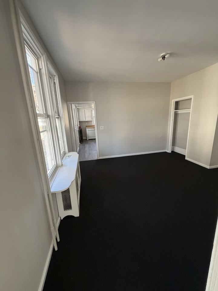 407 Somerset St #1 - Photo 2 of 10