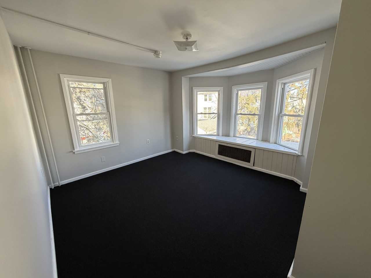 407 Somerset St #1 - Photo 5 of 10