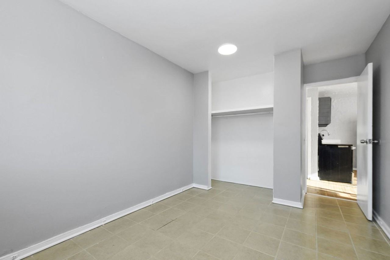 8126 S Western Ave - Photo 6 of 7