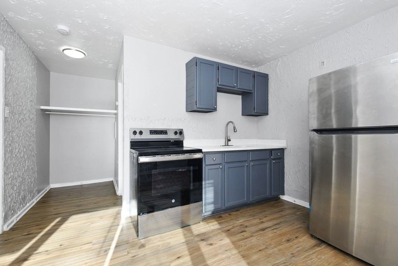 8126 S Western Ave - Photo 7 of 7