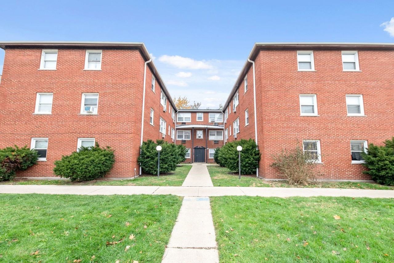 7906 S Wabash Ave - Photo 3 of 6