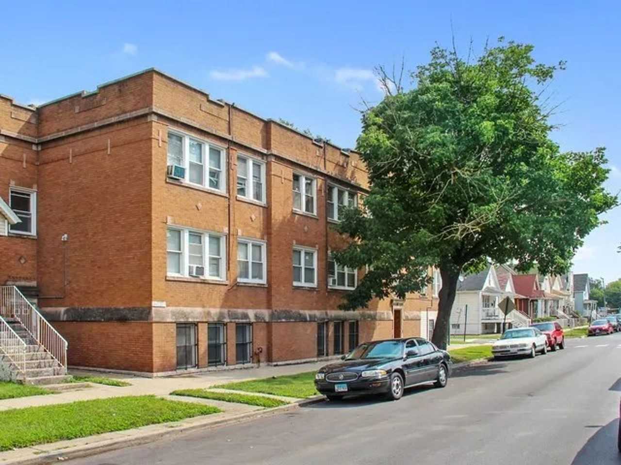 7955 S Normal Ave - Photo 2 of 7