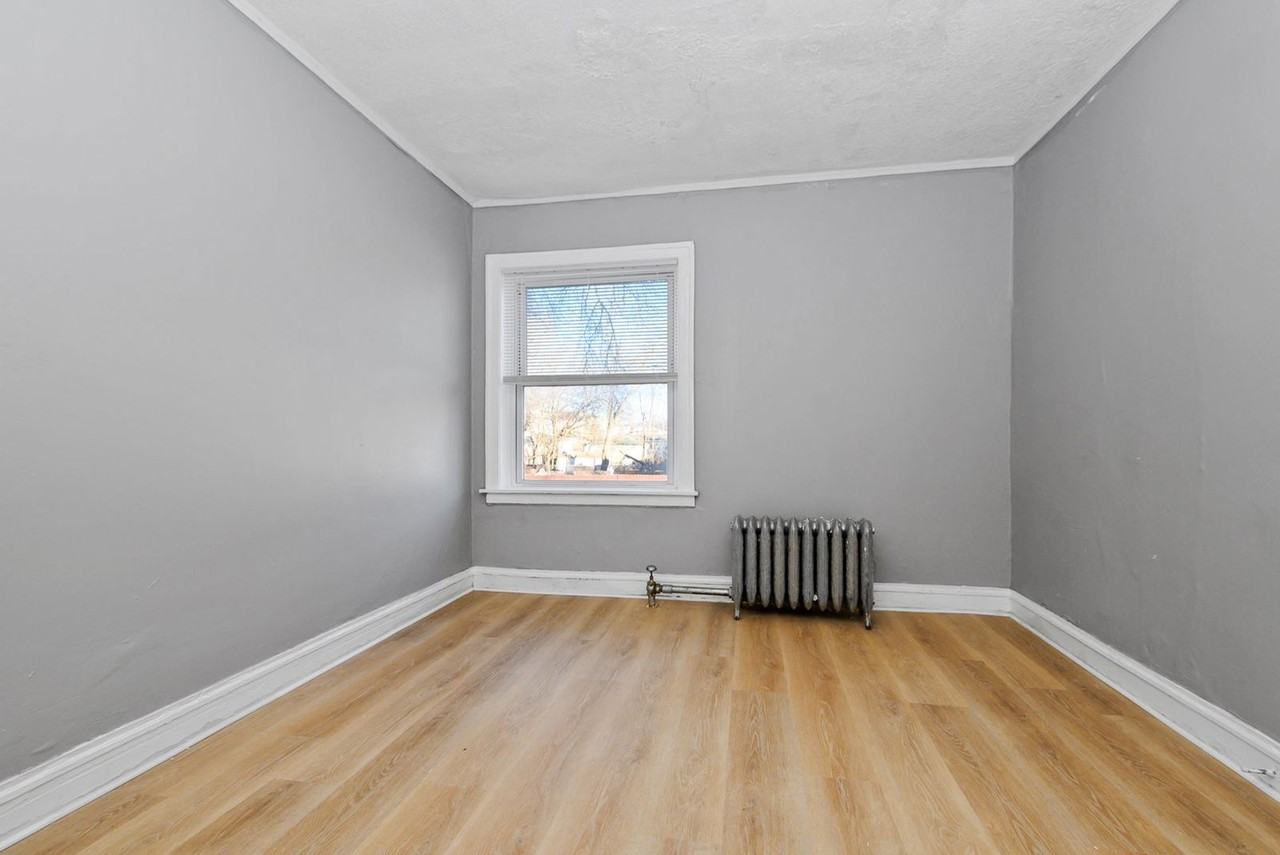 7955 S Normal Ave - Photo 4 of 7