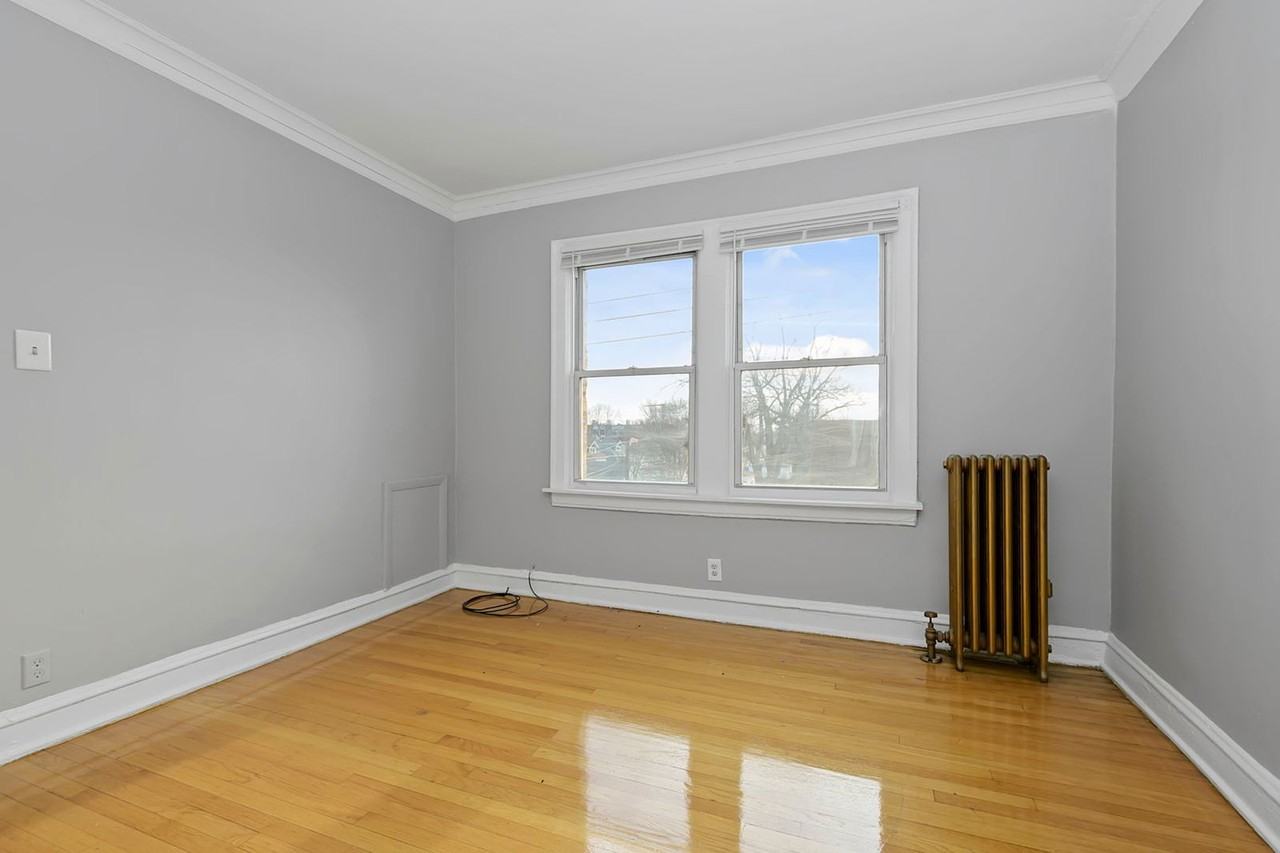 8711 S Morgan St - Photo 6 of 7