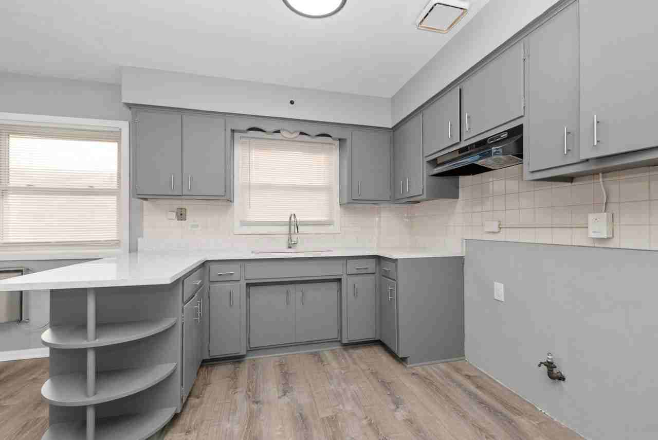 8775 S Beverly Ave - Photo 5 of 8