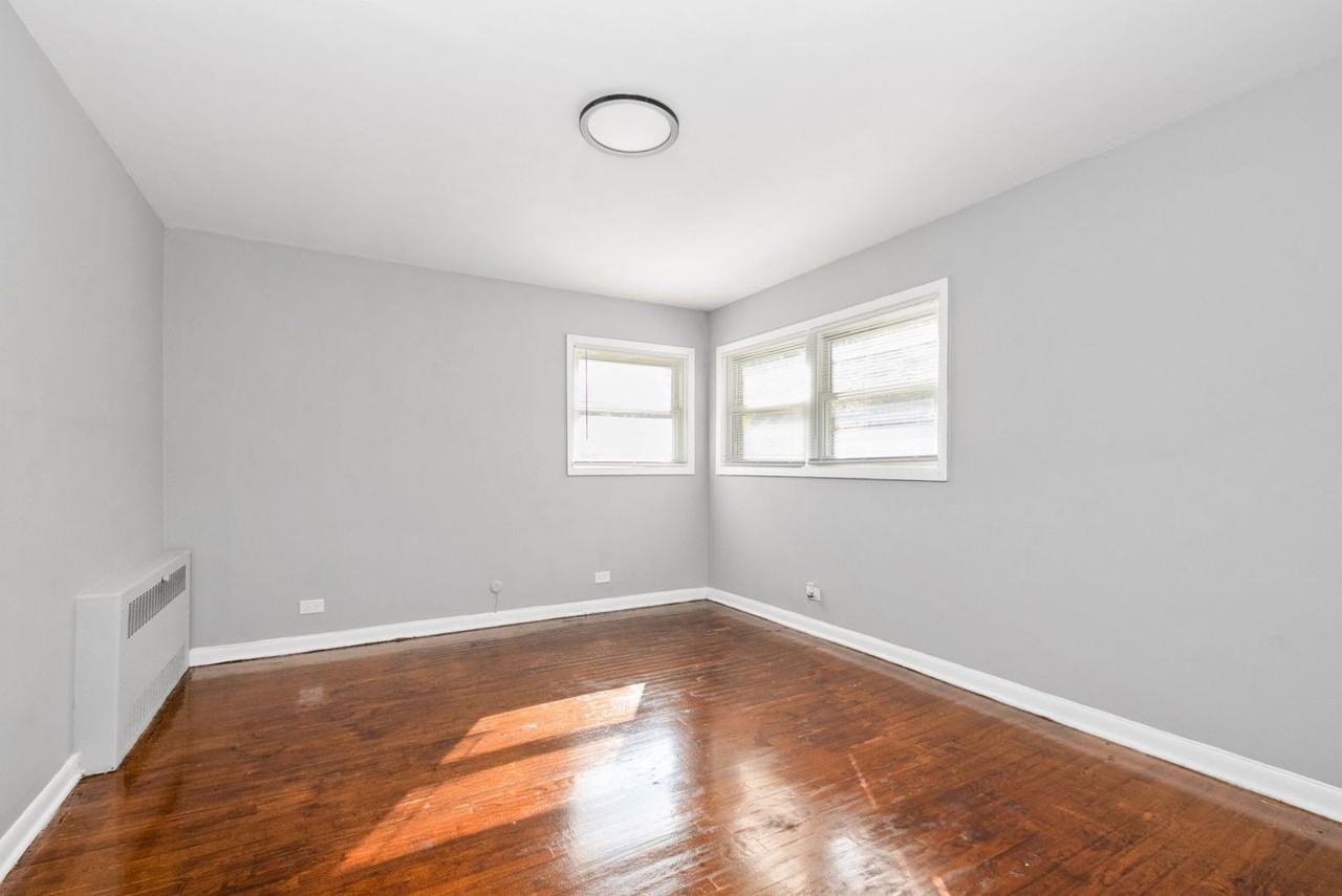 8775 S Beverly Ave - Photo 6 of 8