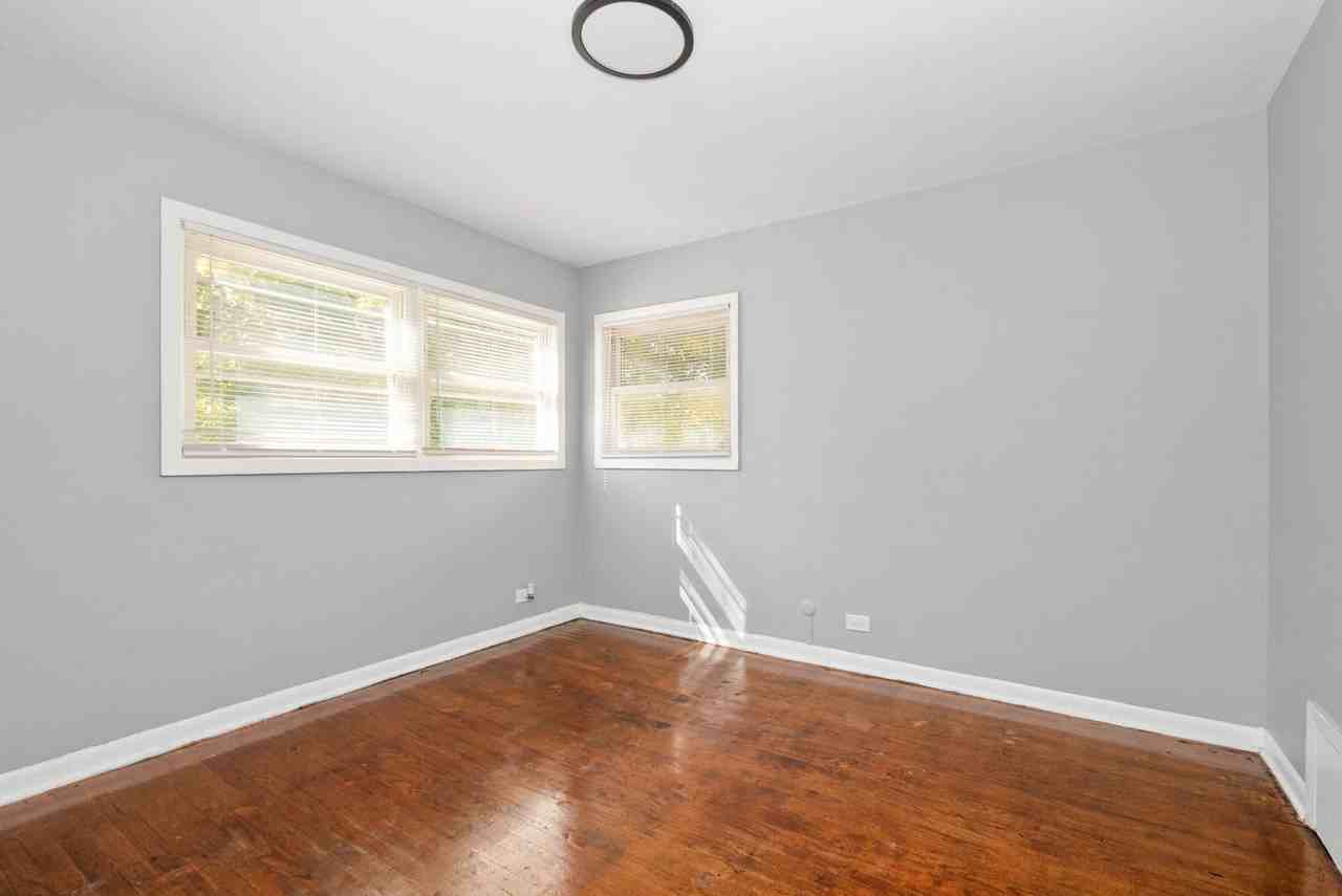 8775 S Beverly Ave - Photo 7 of 8