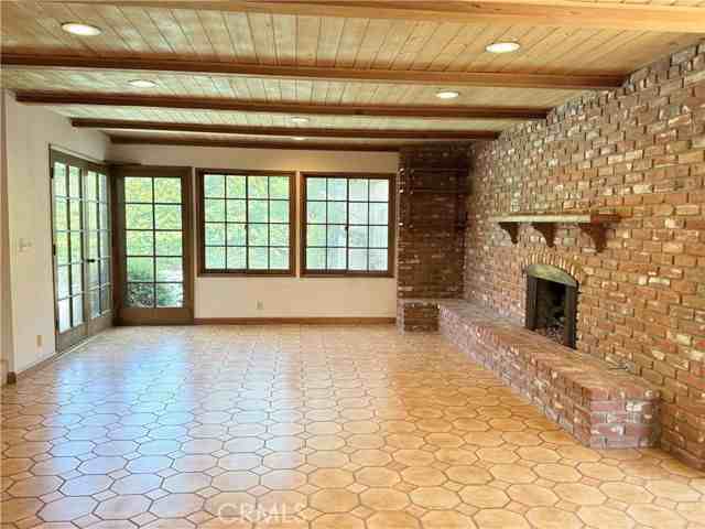 11682 Harrisburg Rd - Photo 4 of 8