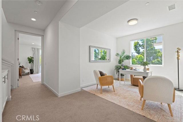 101 Stage - Photo 3 of 8