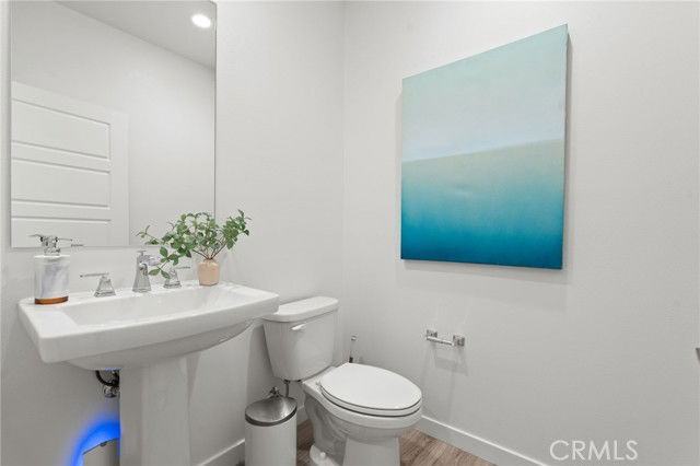 101 Stage - Photo 5 of 8