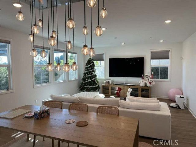 26078 Meadow Dr - Photo 2 of 8