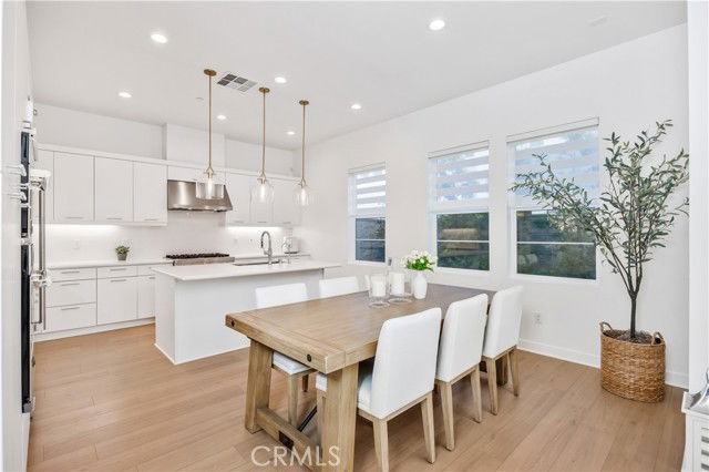 121 Fremont - Photo 6 of 8