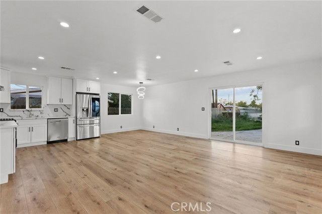 12869 Norris Ave - Photo 6 of 8