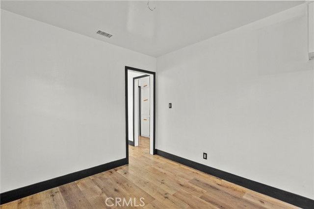 12865 Norris Ave - Photo 4 of 8