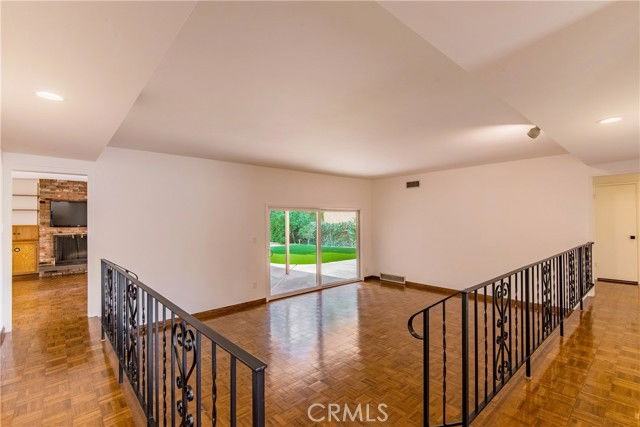 13104 Magnolia Blvd - Photo 7 of 8