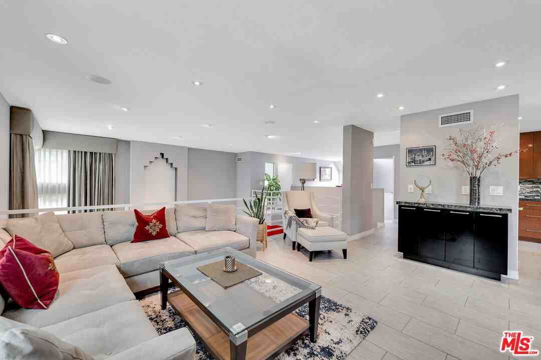 13563 Contour Dr - Photo 5 of 8