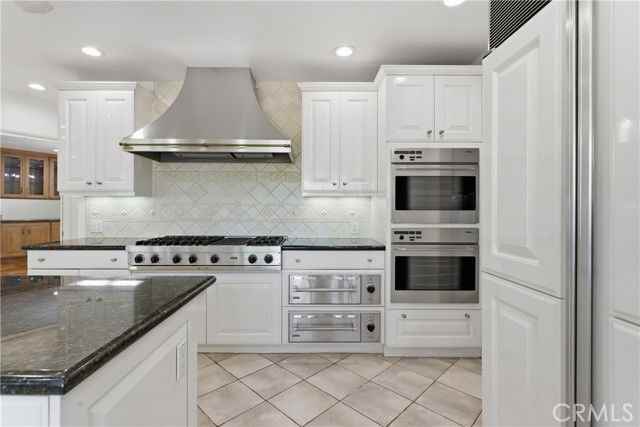 19803 Linnet St - Photo 2 of 8