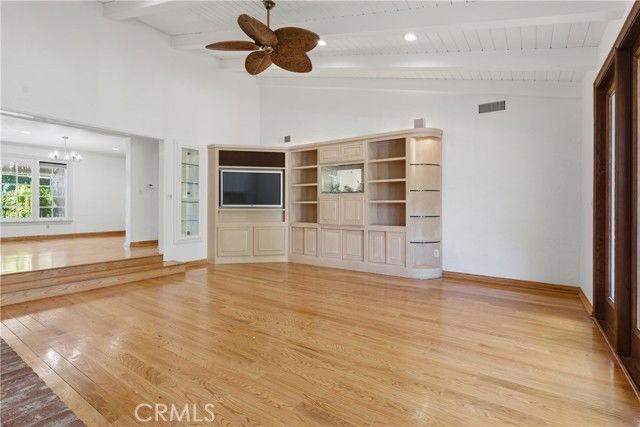 19803 Linnet St - Photo 3 of 8