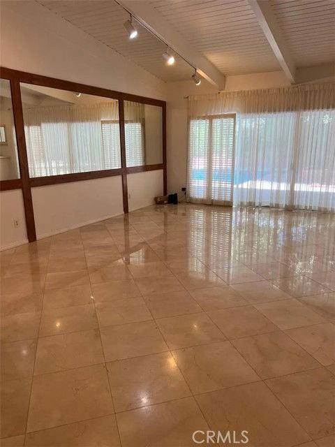 24057 Hatteras St - Photo 5 of 8