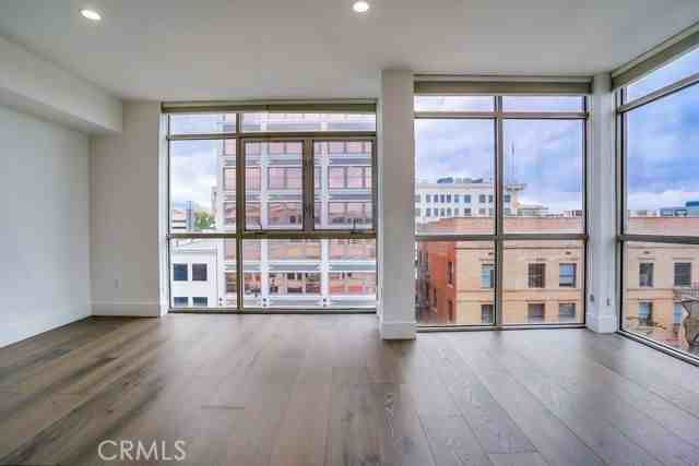 35 N Raymond Ave #404 - Photo 3 of 8