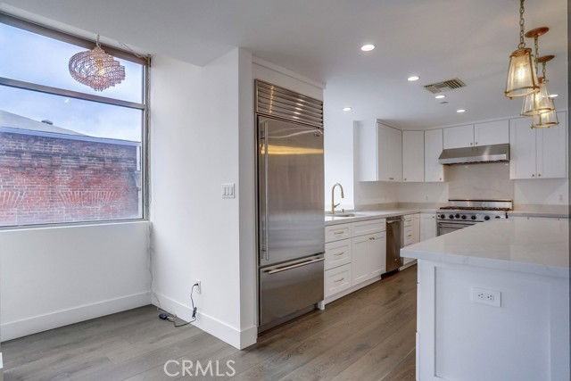 35 N Raymond Ave #404 - Photo 6 of 8