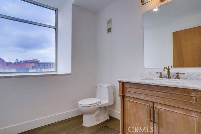 35 N Raymond Ave #404 - Photo 7 of 8