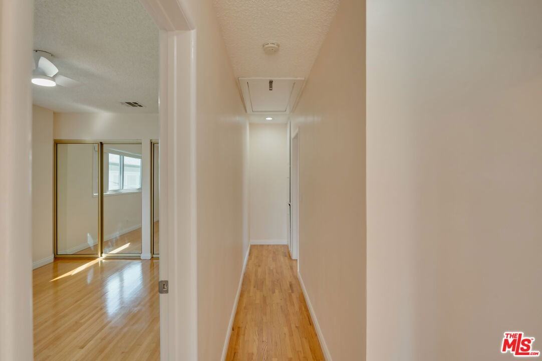 431 W Acacia Ave - Photo 2 of 8