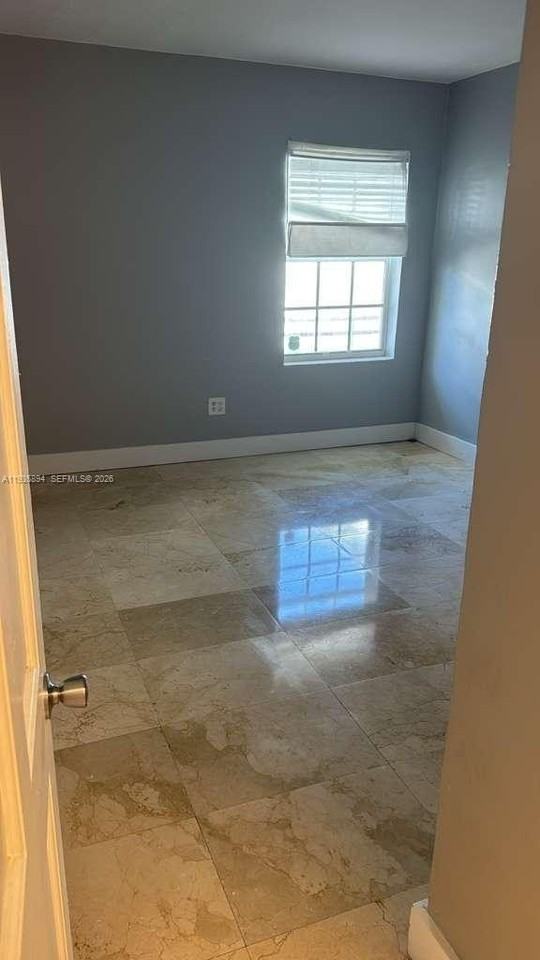 551 Ne 62nd St #7 - Photo 2 of 10