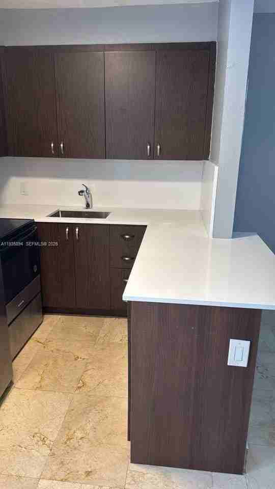 551 Ne 62nd St #7 - Photo 3 of 10