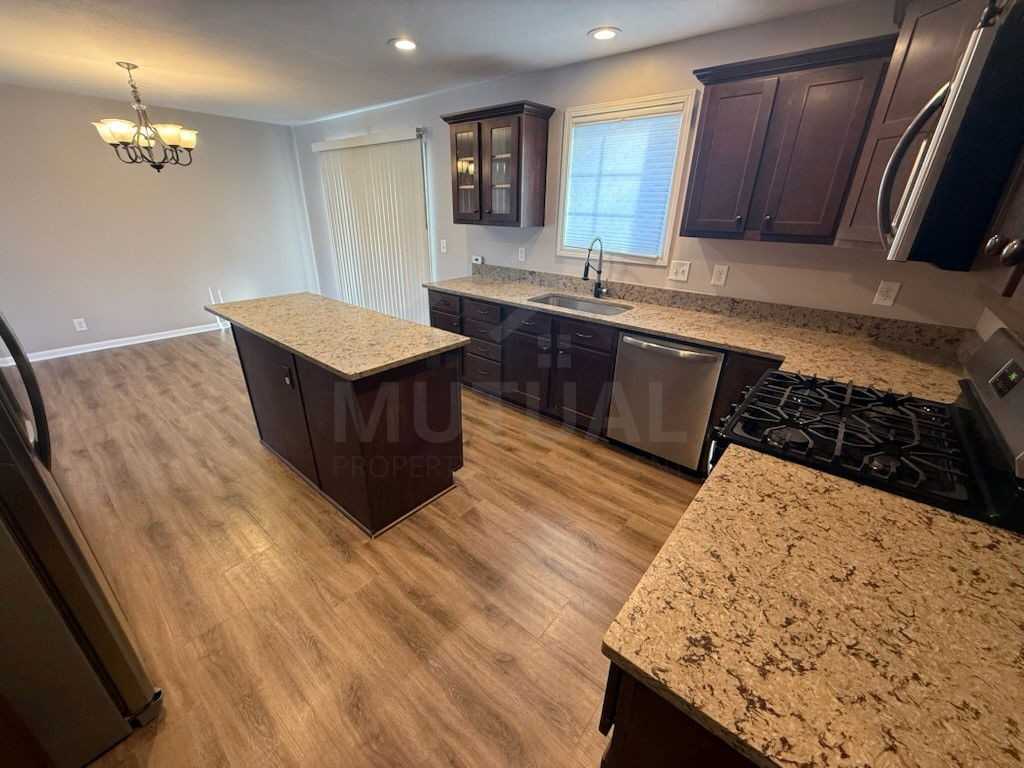 1113 Tartan Ln - Photo 6 of 8