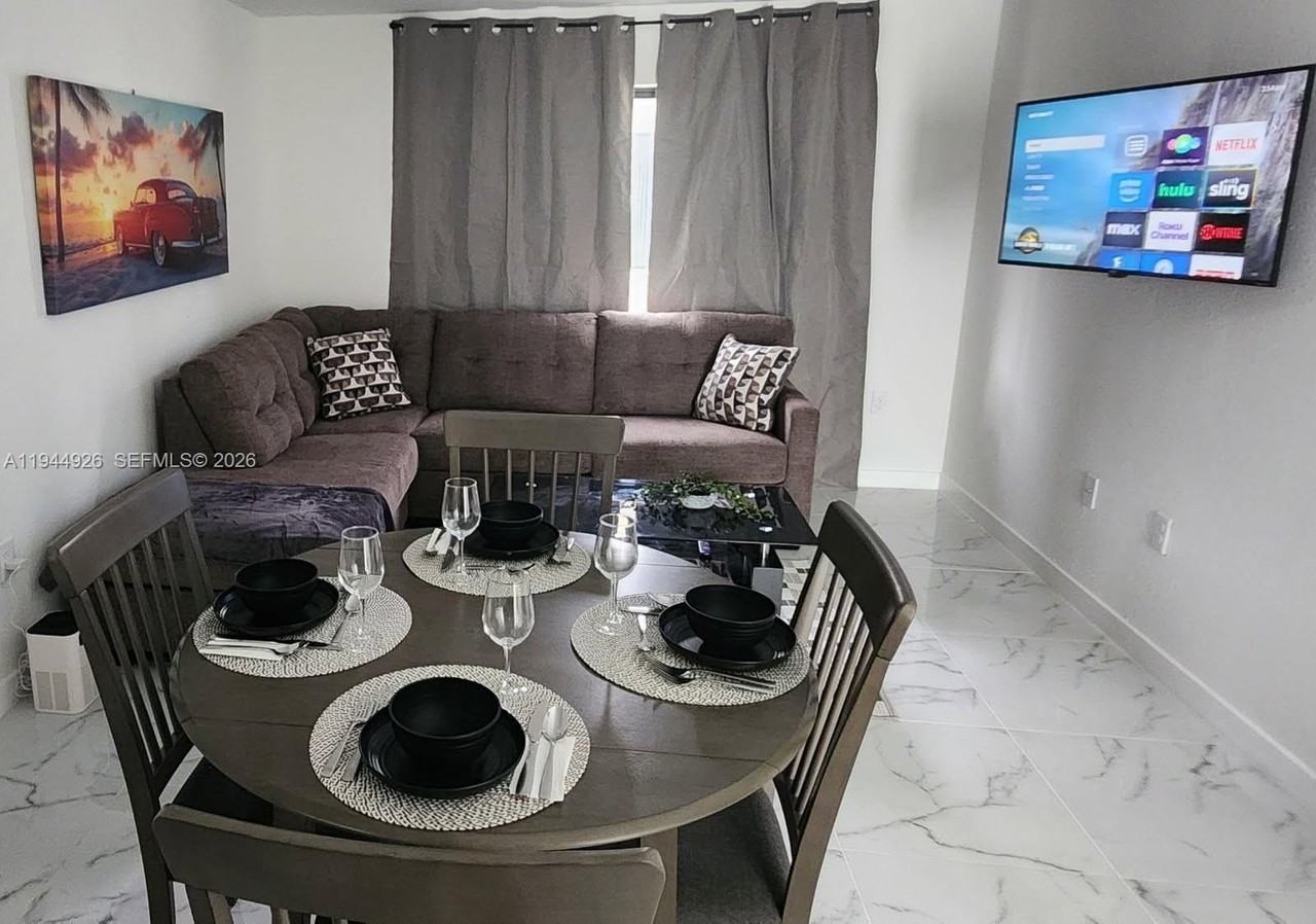 8012 Nw 14th Pl #A - Photo 4 of 12