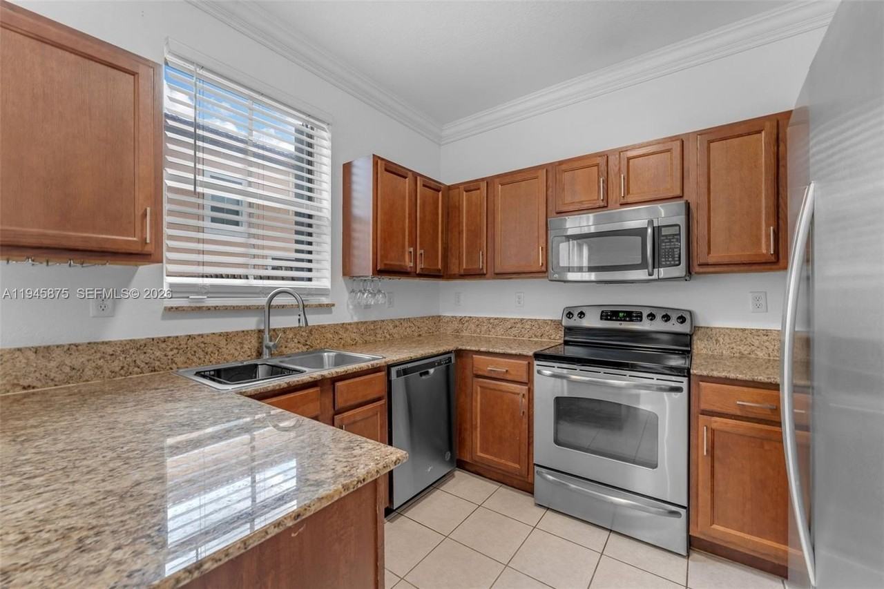 11256 Nw 86th Ln #0 - Photo 3 of 35