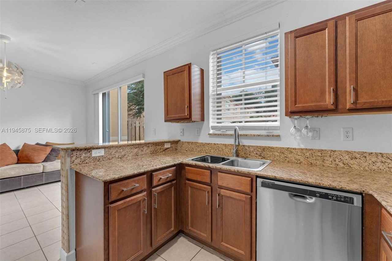 11256 Nw 86th Ln #0 - Photo 4 of 35